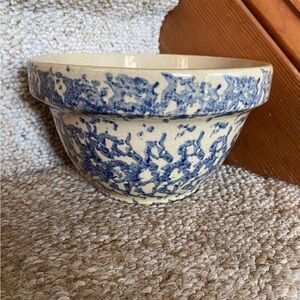 Vintage Robinson Ransbottom Pottery Roseville, OH Mixing Bowl Blue Spongeware